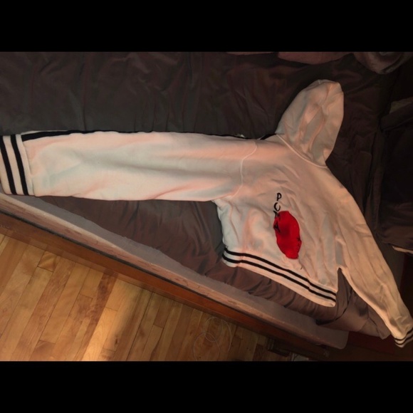 LIMITED EDITION RIHANNA FENTY - Picture 2 of 6